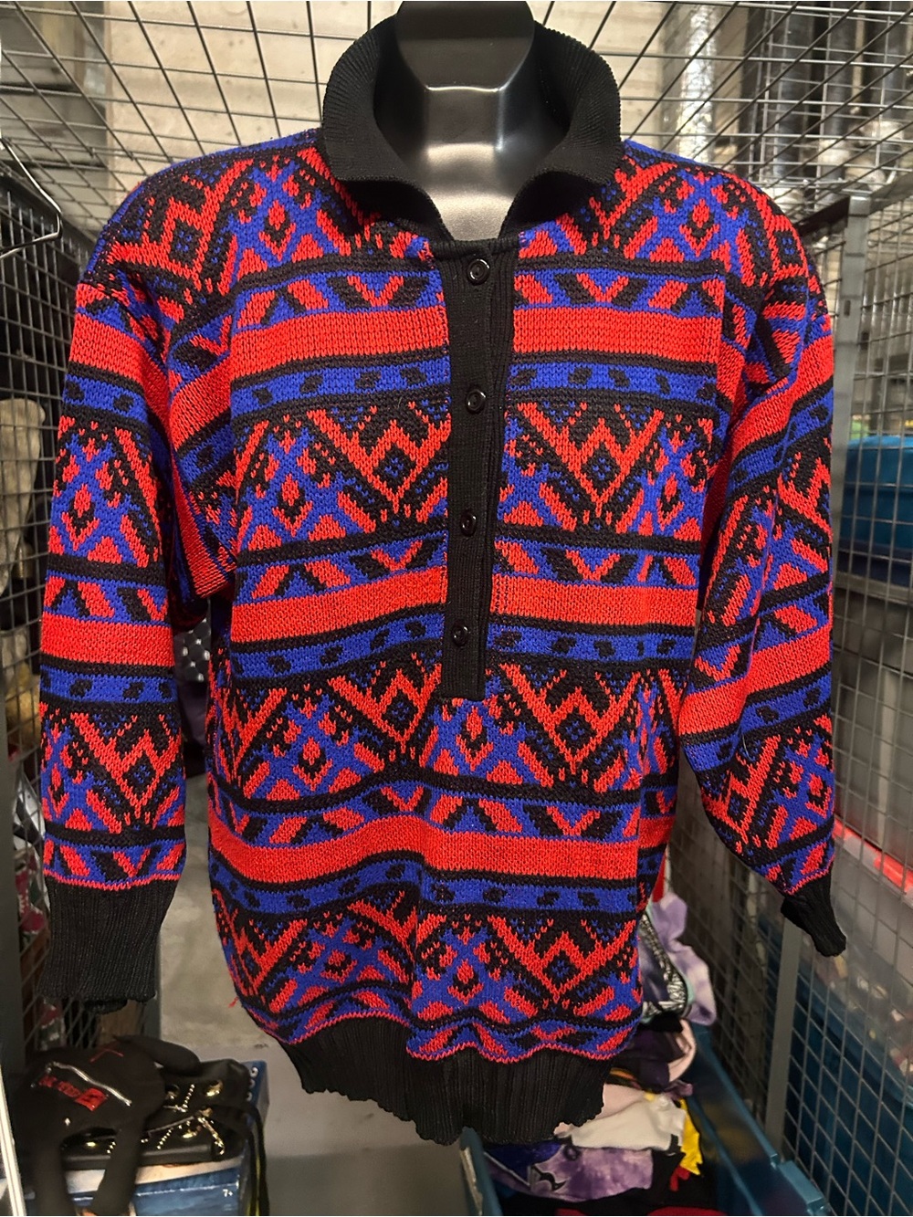 Beautiful  VTG 90’s Red & Blue Patterned Knit Polo Sweater L